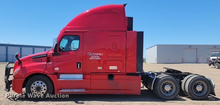 image for item OD9565 2022 Freightliner  Cascadia  semi truck