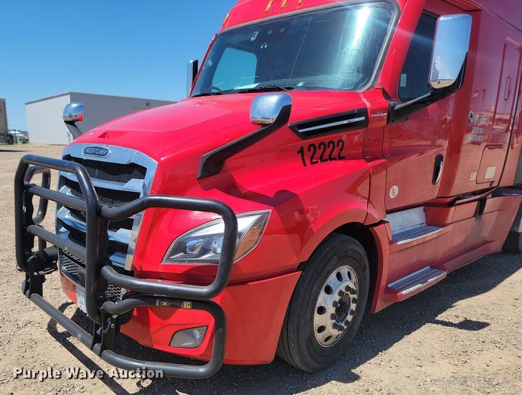 image for item OD9565 2022 Freightliner  Cascadia  semi truck