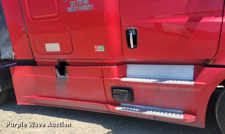 image for item OD9565 2022 Freightliner  Cascadia  semi truck