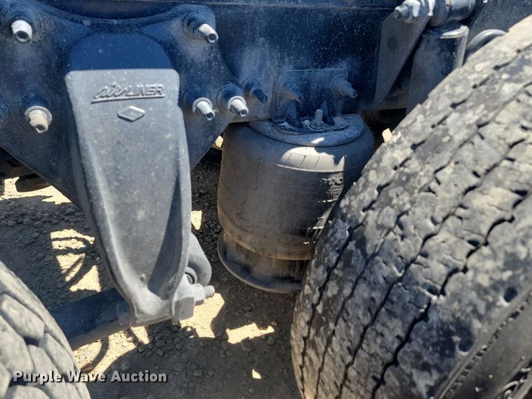 image for item OD9565 2022 Freightliner  Cascadia  semi truck