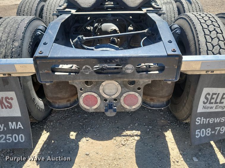 image for item OD9565 2022 Freightliner  Cascadia  semi truck