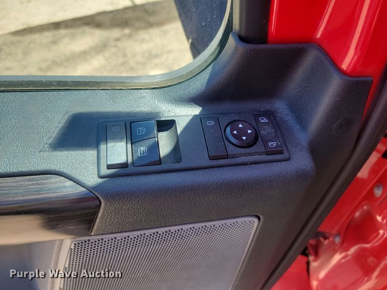 image for item OD9565 2022 Freightliner  Cascadia  semi truck