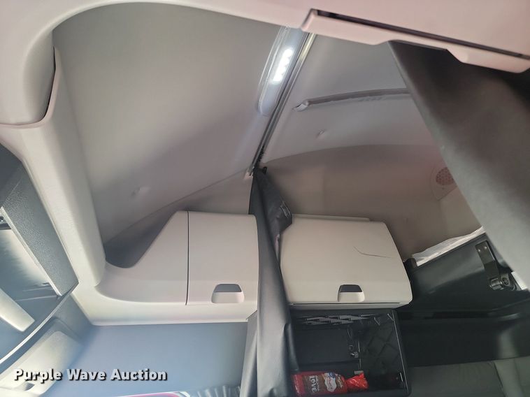 image for item OD9565 2022 Freightliner  Cascadia  semi truck