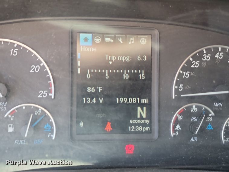 image for item OD9565 2022 Freightliner  Cascadia  semi truck