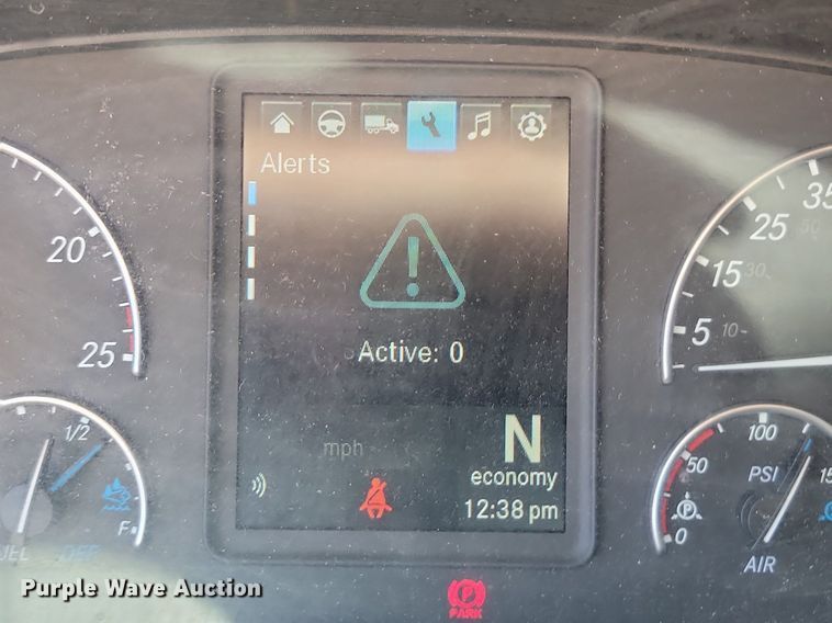 image for item OD9565 2022 Freightliner  Cascadia  semi truck