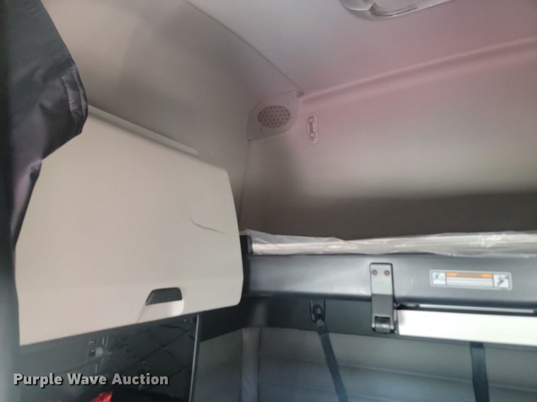 image for item OD9565 2022 Freightliner  Cascadia  semi truck