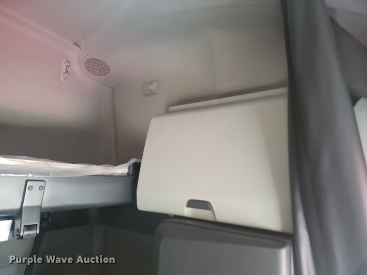 image for item OD9565 2022 Freightliner  Cascadia  semi truck