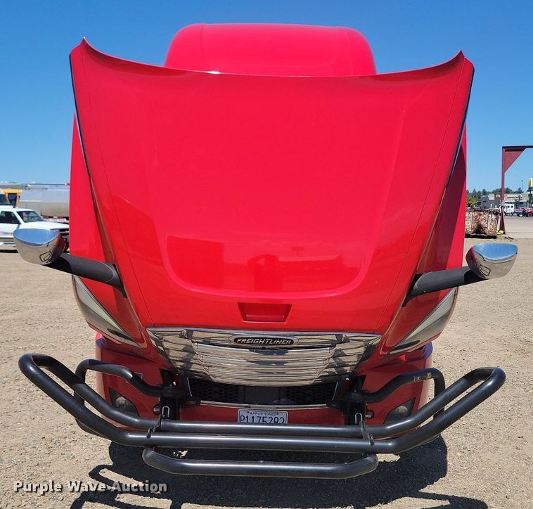 image for item OD9565 2022 Freightliner  Cascadia  semi truck