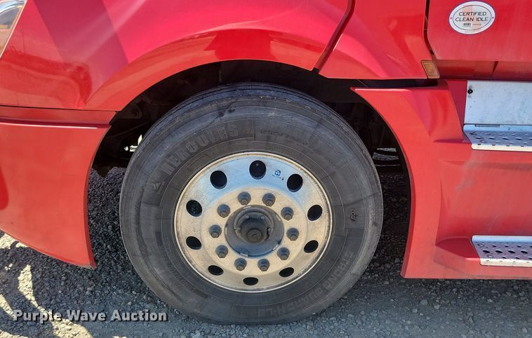 image for item OD9565 2022 Freightliner  Cascadia  semi truck