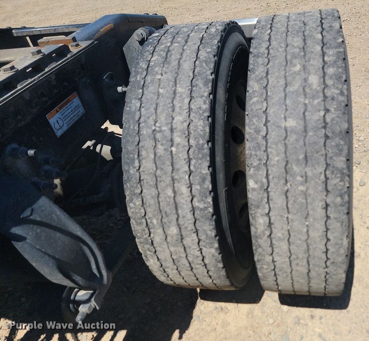 image for item OD9565 2022 Freightliner  Cascadia  semi truck