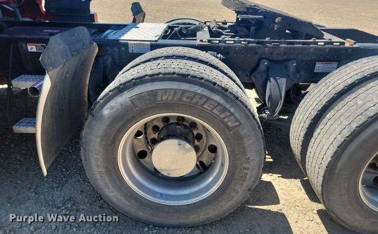 image for item OD9565 2022 Freightliner  Cascadia  semi truck