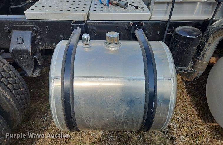 image for item OJ9846 1989 Ford LTL 9000 semi truck