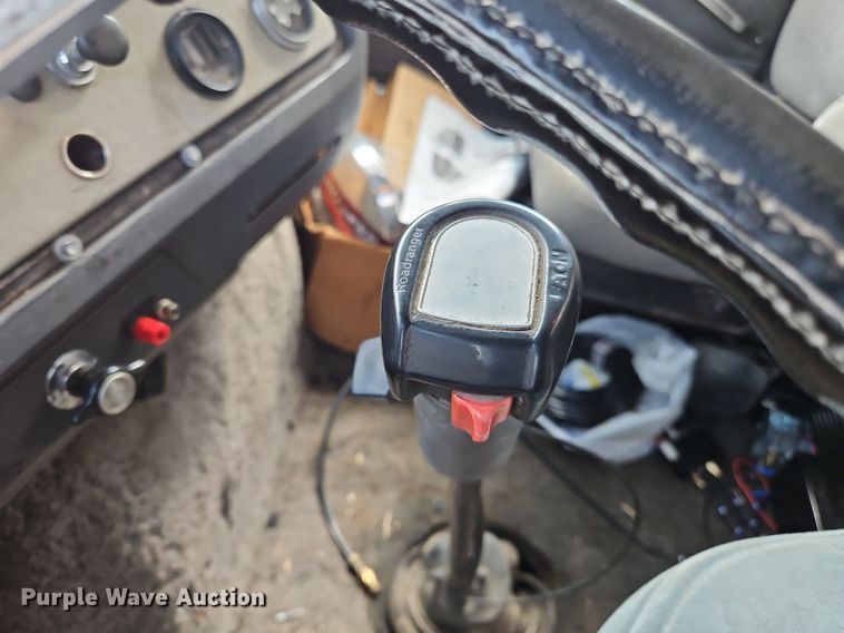 image for item OJ9846 1989 Ford LTL 9000 semi truck