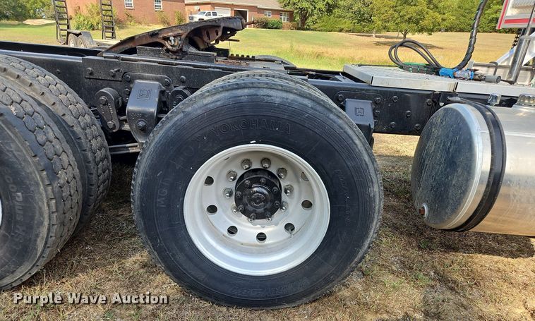 image for item OJ9846 1989 Ford LTL 9000 semi truck