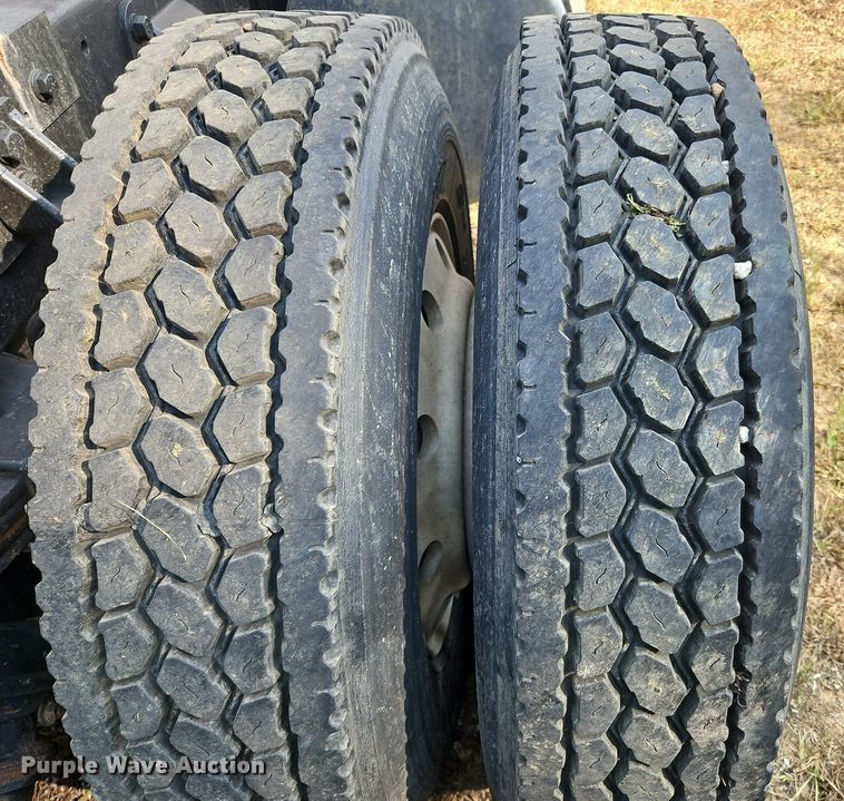 image for item OJ9846 1989 Ford LTL 9000 semi truck