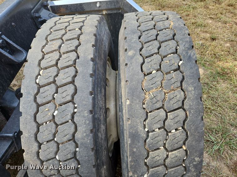 image for item OJ9846 1989 Ford LTL 9000 semi truck