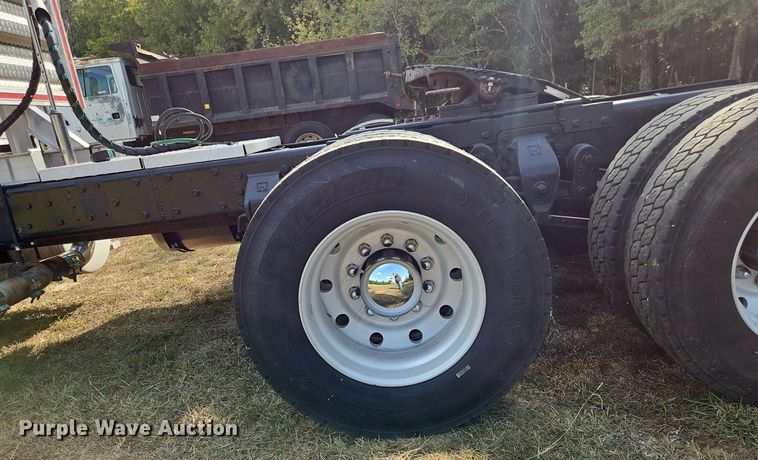 image for item OJ9846 1989 Ford LTL 9000 semi truck