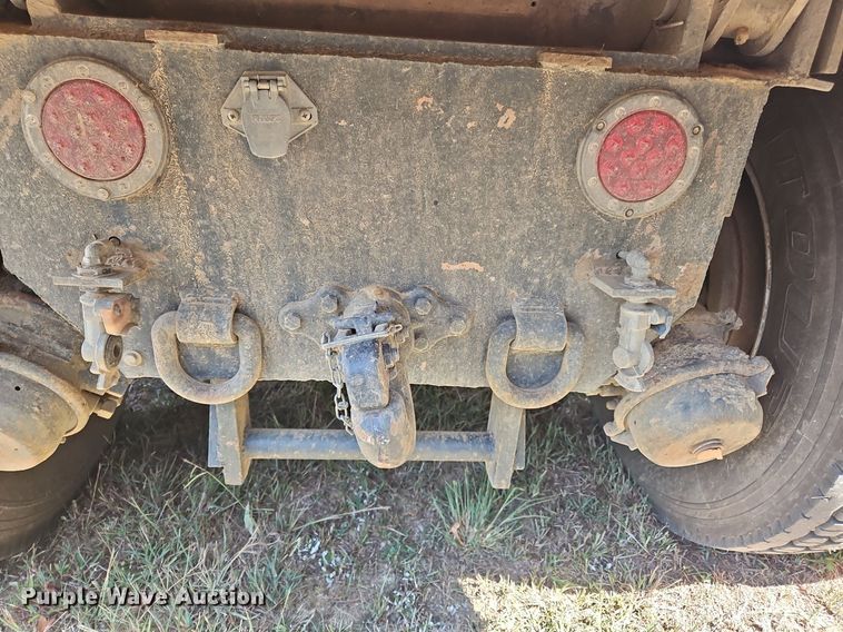 image for item OJ9847 1991 Ford L9000 dump truck