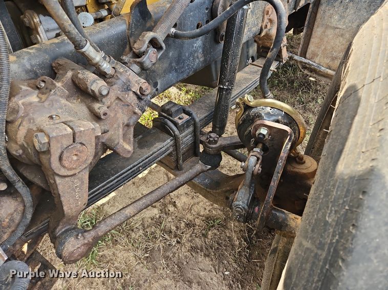 image for item OJ9847 1991 Ford L9000 dump truck