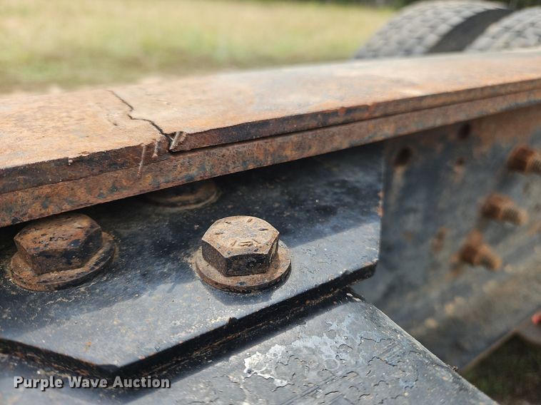 image for item OJ9847 1991 Ford L9000 dump truck