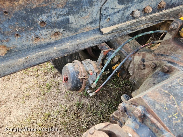 image for item OJ9847 1991 Ford L9000 dump truck