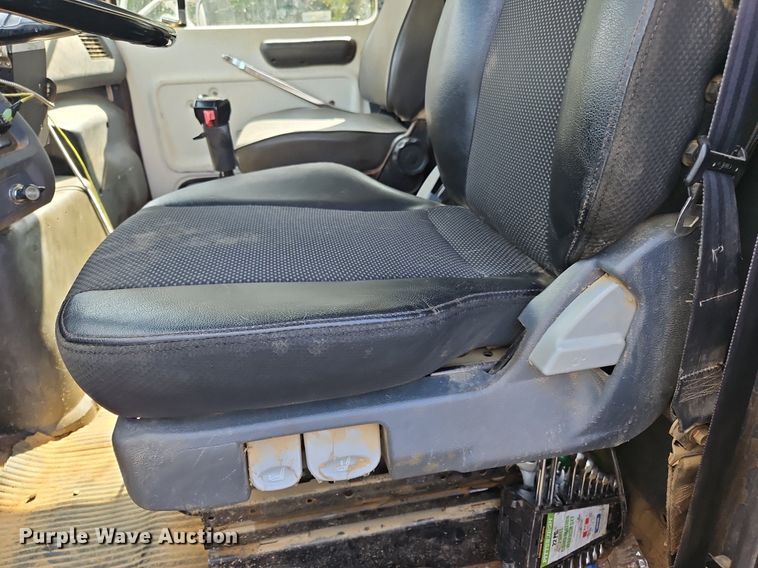 image for item OJ9847 1991 Ford L9000 dump truck