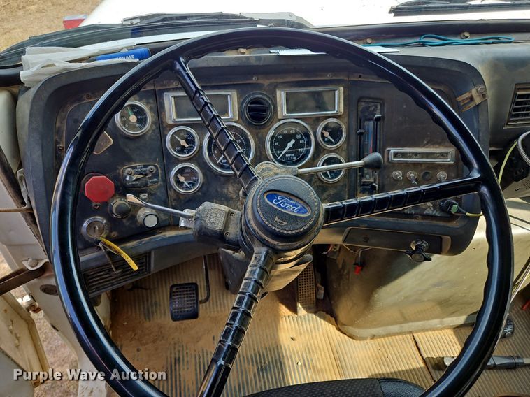 image for item OJ9847 1991 Ford L9000 dump truck