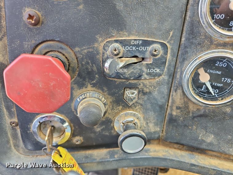 image for item OJ9847 1991 Ford L9000 dump truck