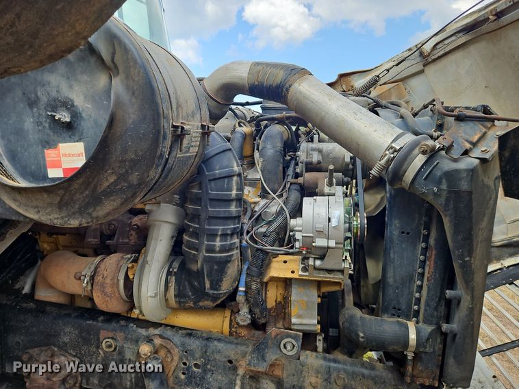 image for item OJ9847 1991 Ford L9000 dump truck