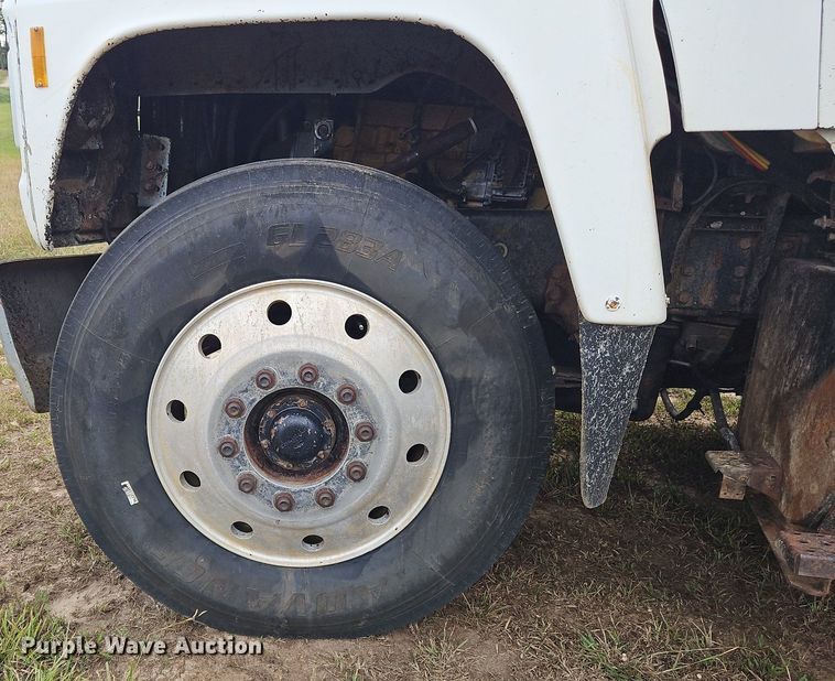 image for item OJ9847 1991 Ford L9000 dump truck