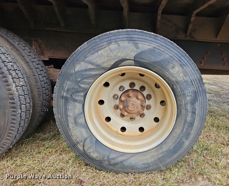 image for item OJ9847 1991 Ford L9000 dump truck