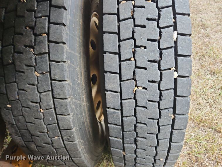 image for item OJ9847 1991 Ford L9000 dump truck