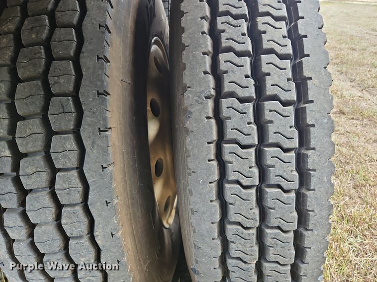 image for item OJ9847 1991 Ford L9000 dump truck