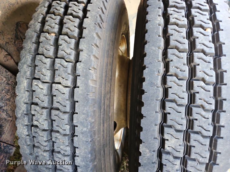 image for item OJ9847 1991 Ford L9000 dump truck