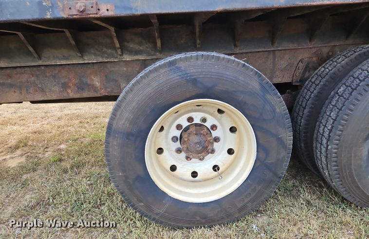 image for item OJ9847 1991 Ford L9000 dump truck