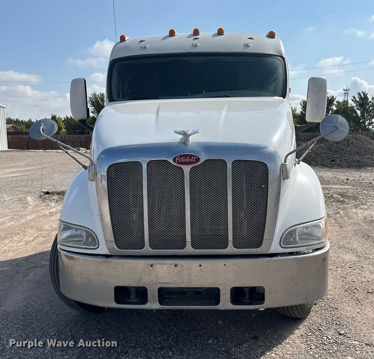 image for item OM9683 2006 Peterbilt 387 semi truck