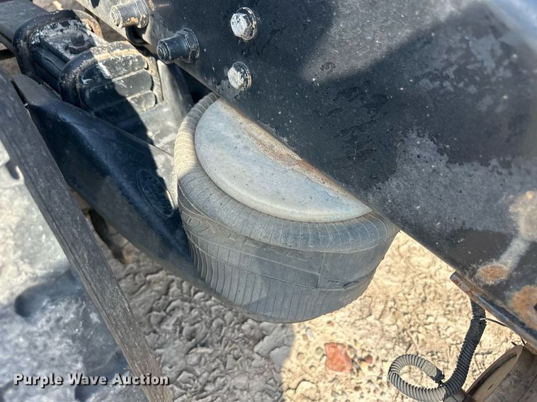 image for item OM9683 2006 Peterbilt 387 semi truck