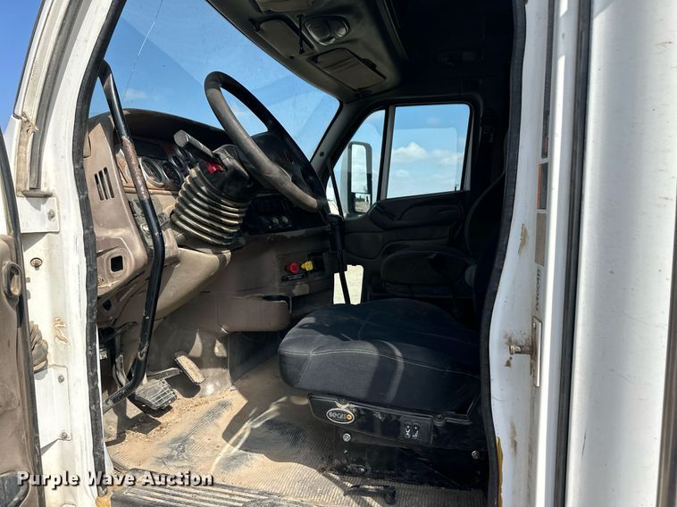 image for item OM9683 2006 Peterbilt 387 semi truck