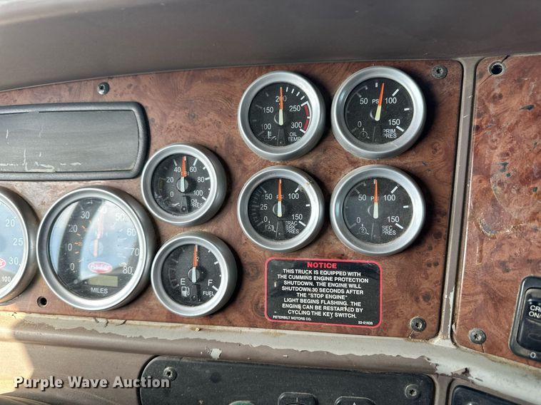 image for item OM9683 2006 Peterbilt 387 semi truck