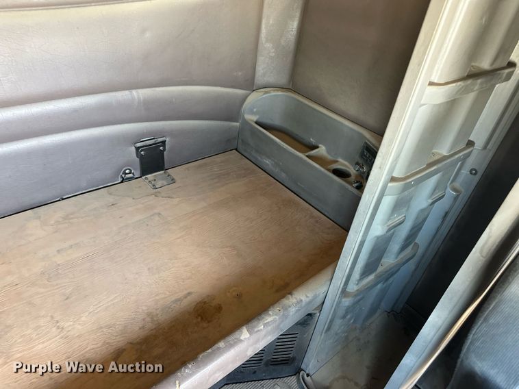 image for item OM9683 2006 Peterbilt 387 semi truck