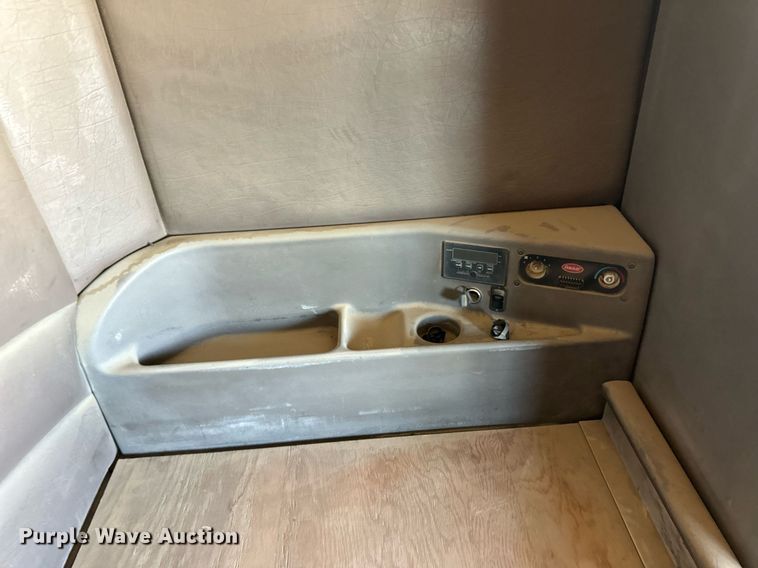 image for item OM9683 2006 Peterbilt 387 semi truck