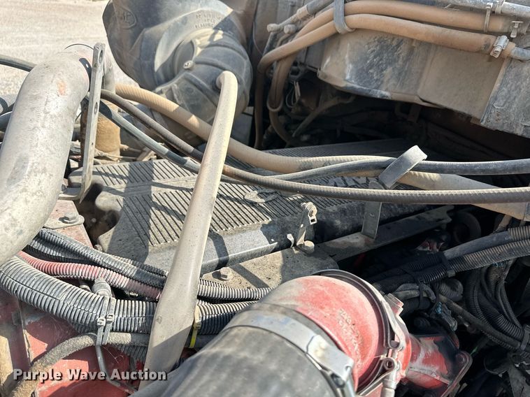 image for item OM9683 2006 Peterbilt 387 semi truck