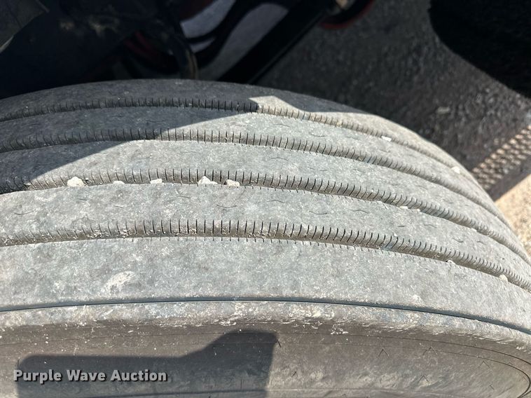 image for item OM9683 2006 Peterbilt 387 semi truck