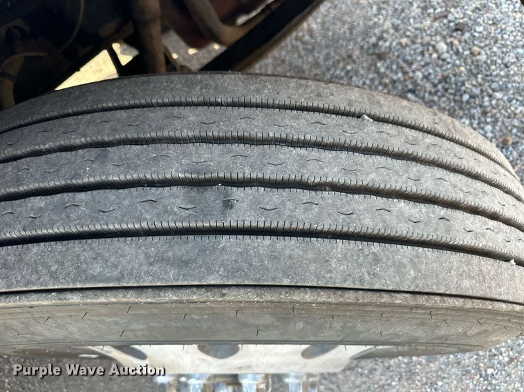 image for item OM9683 2006 Peterbilt 387 semi truck