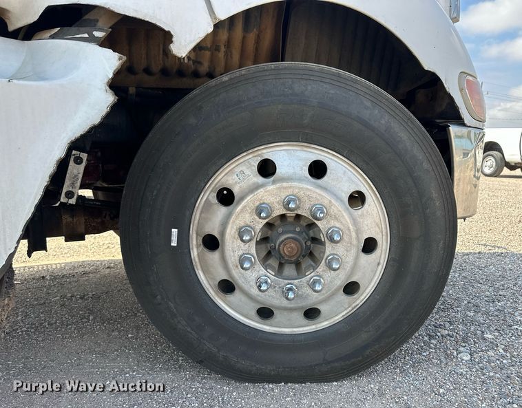 image for item OM9683 2006 Peterbilt 387 semi truck