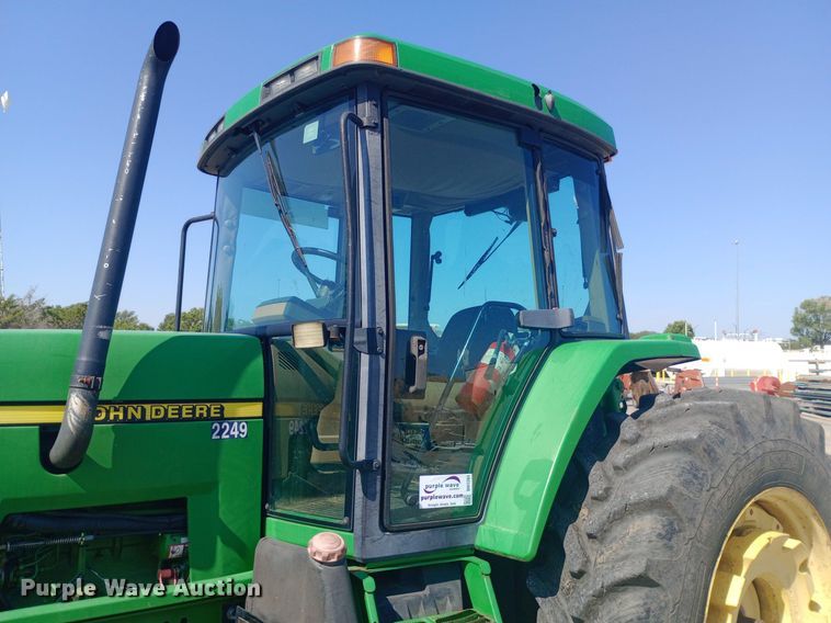 image for item DH1261 1999 John Deere 7210 MFWD tractor