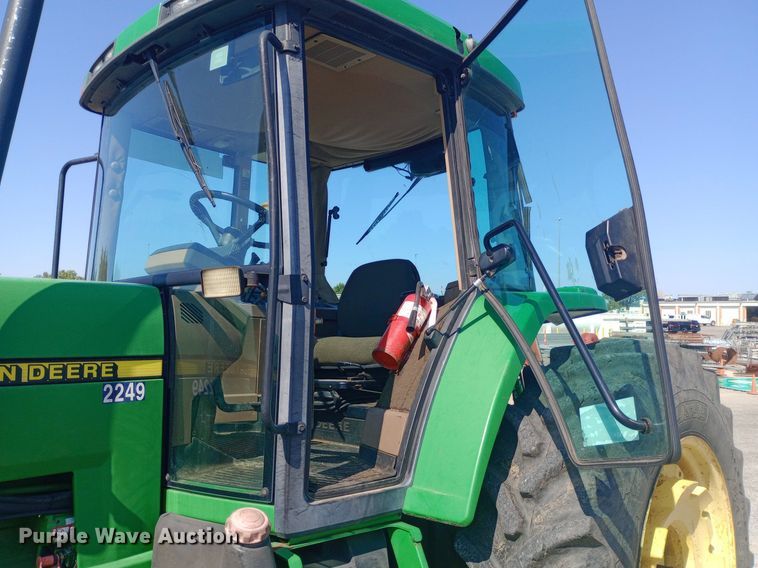 image for item DH1261 1999 John Deere 7210 MFWD tractor