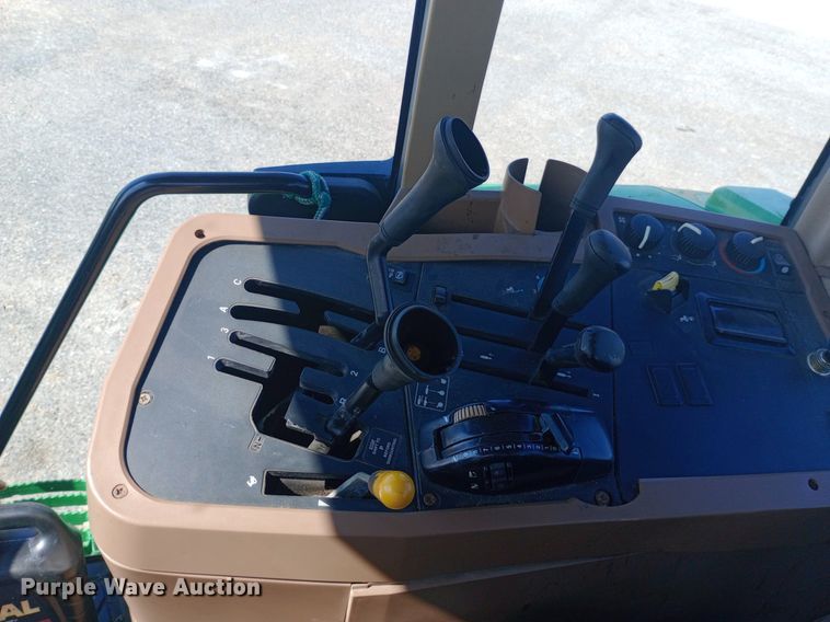 image for item DH1261 1999 John Deere 7210 MFWD tractor