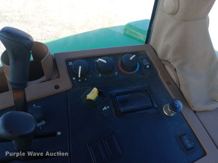 image for item DH1261 1999 John Deere 7210 MFWD tractor