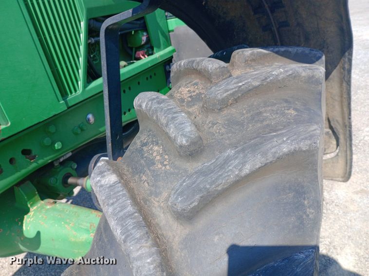 image for item DH1261 1999 John Deere 7210 MFWD tractor